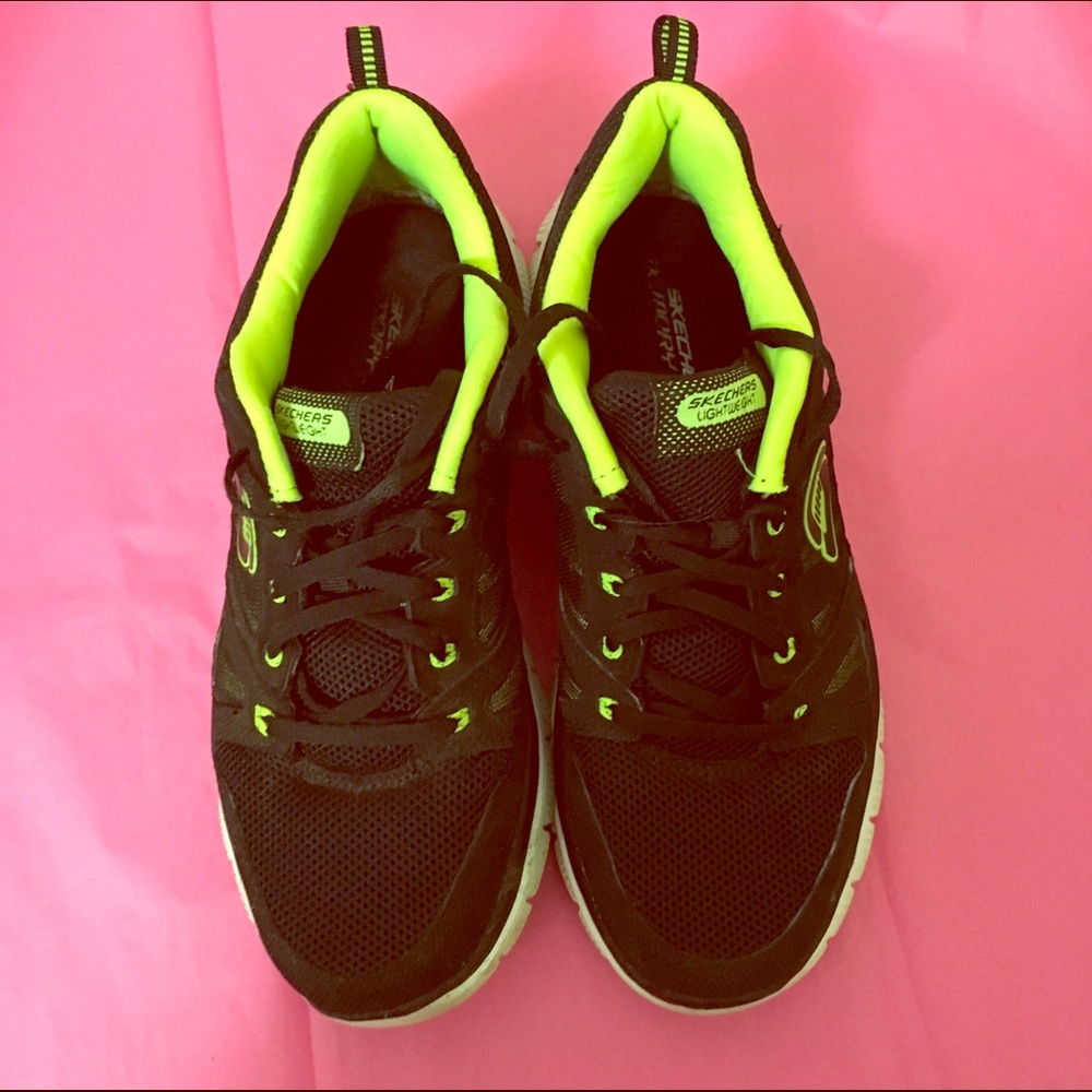 Mens 9.5 Skechers shoes